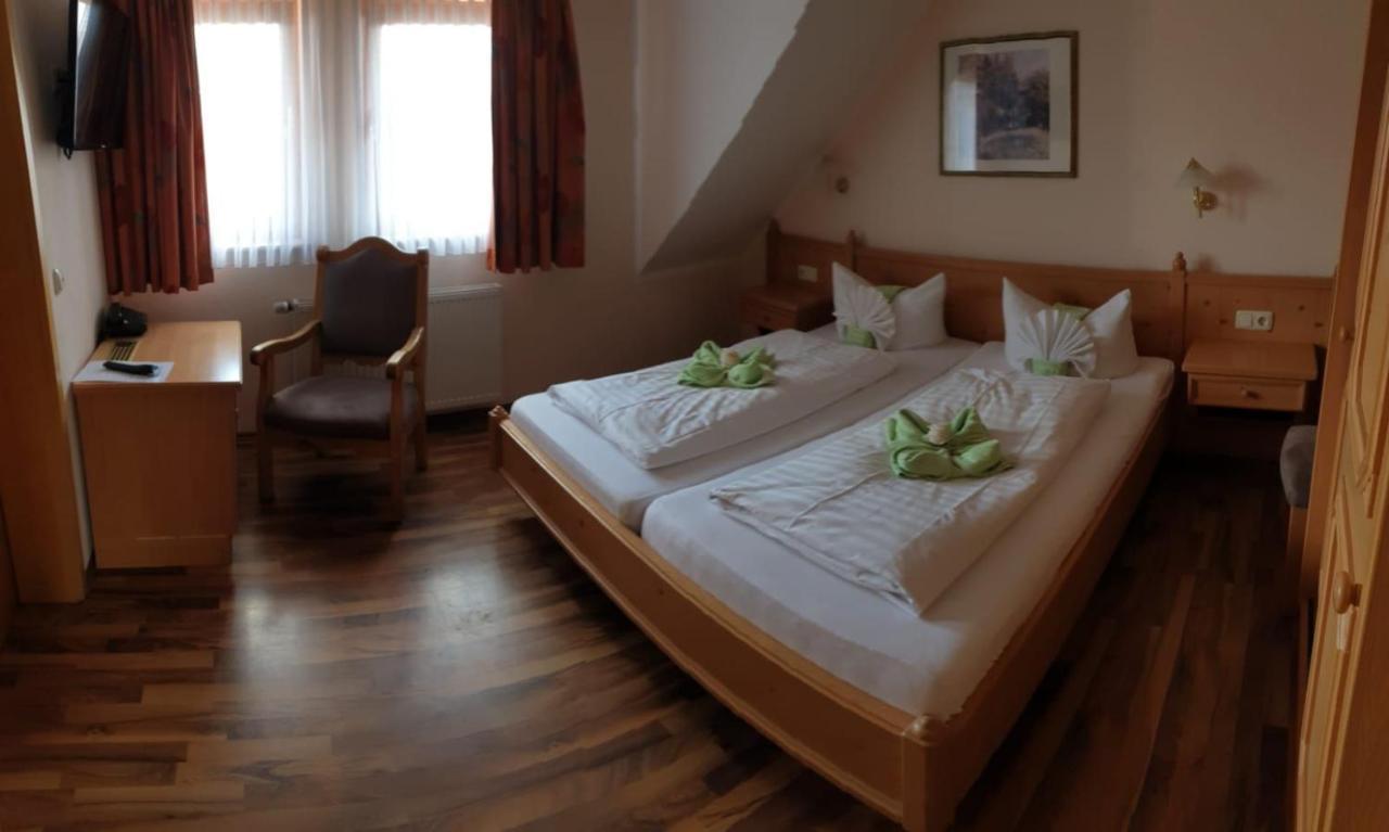 Hotel Igelstadt Fürstenberg Екстериор снимка